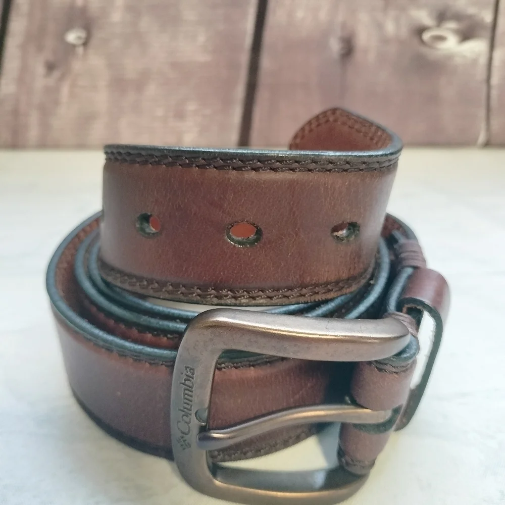 Columbia Men's Brown Genuine Leather Belt Sz 44 Metal Buckle